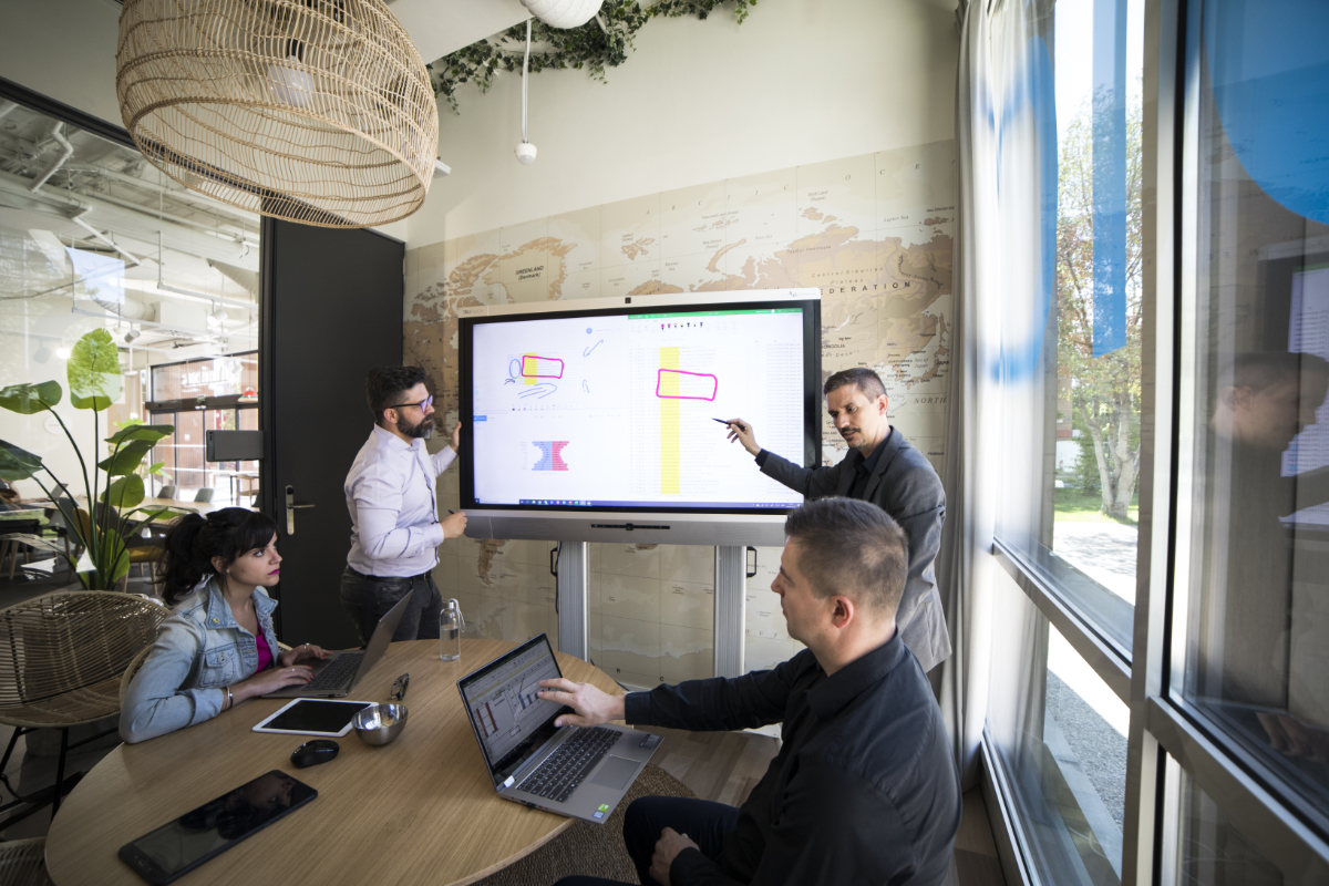 Newline X Serie Meeting-Raum